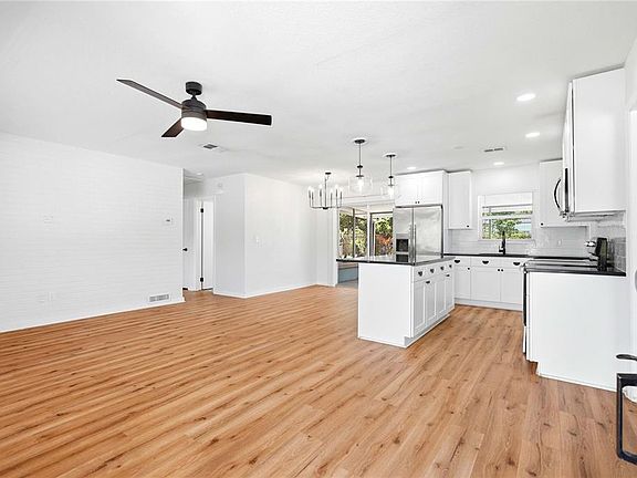 4th image of 5586 30TH AVENUE N