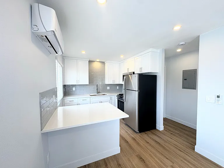 1921 Colonia Pl — Photo 3