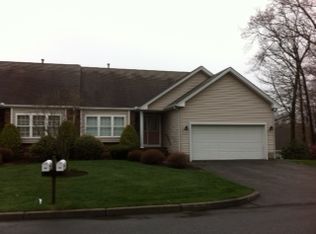210 Spencer Woods Dr, Warwick, RI 02818
