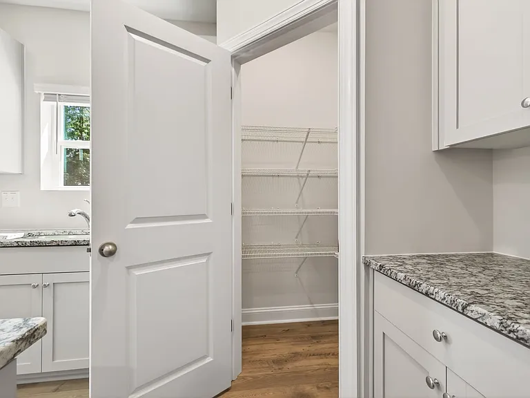 584 Barrington Row Ave — Photo 6