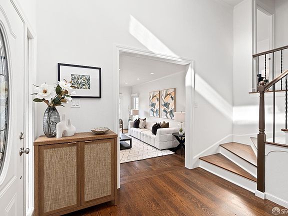 4th image of 30 Constanso Way