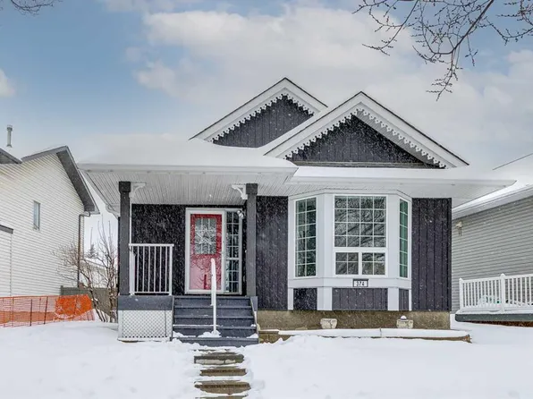 374 SW Martindale Blvd NE, Calgary, AB T3J 3M1