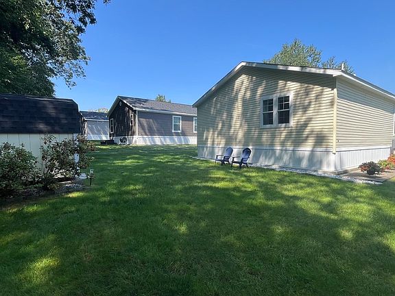 4th image of 121 Clayton Dr