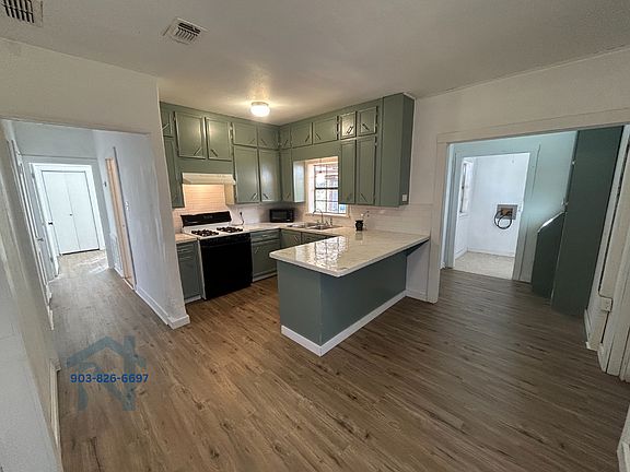 2nd image of 502 Jefferson Pl