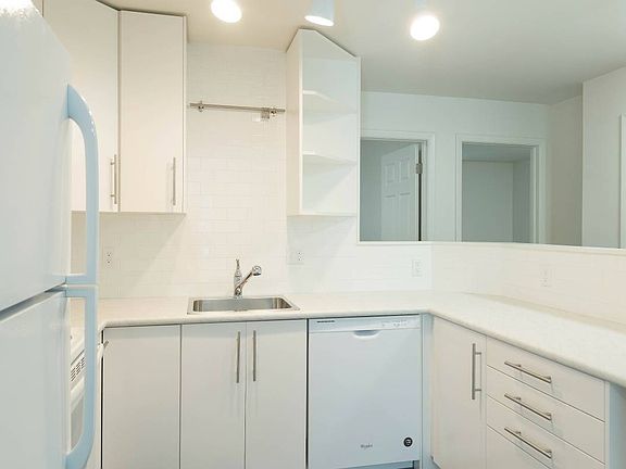 4th image of 3200 Madison Ave APT 4