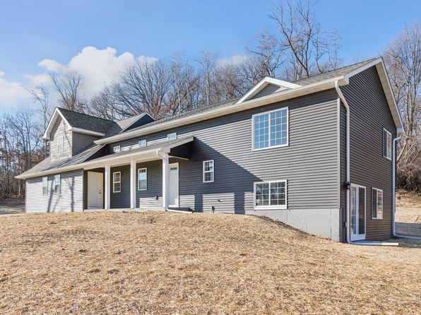 410A Krattley Ln, Hudson, WI 54016