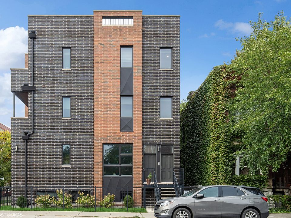 1st image of 2656 W Augusta Blvd #1