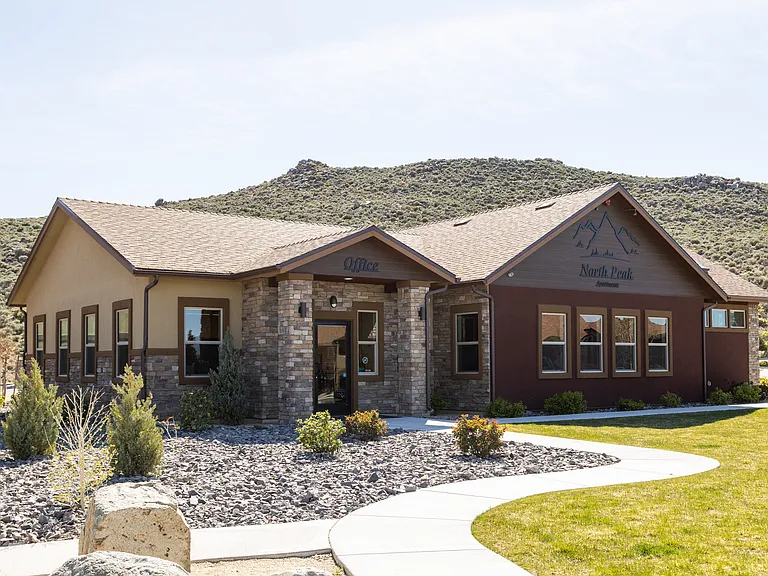 North Peak Apartments — Photo 10