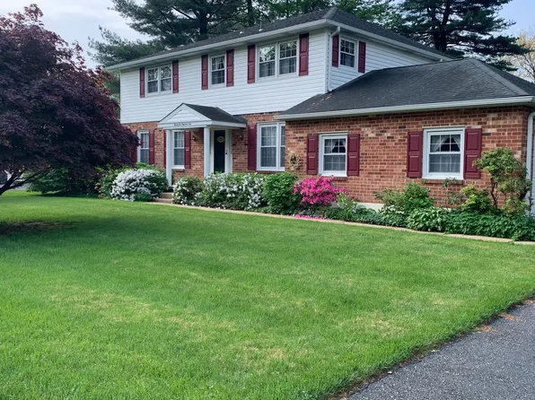 2610 Kimbrough Dr, Wilmington, DE 19810