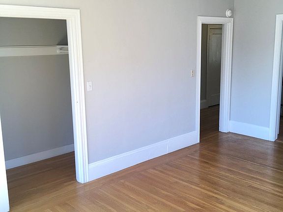 4th image of 817 Erie St APT 4