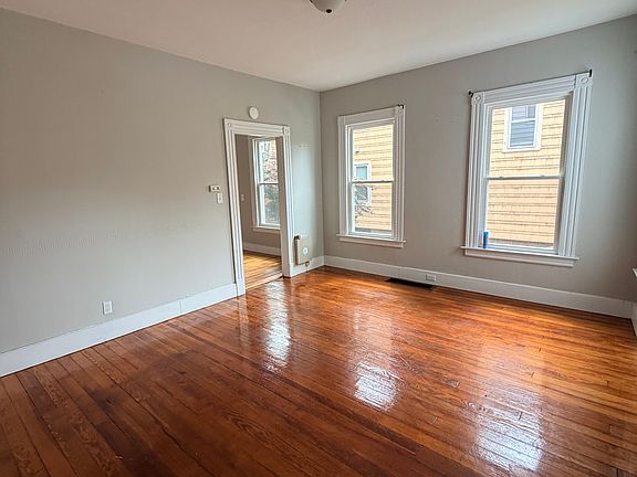 3rd image of 211 Alden Ave #1