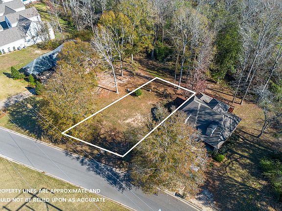 4th image of 6 Pecan Dr