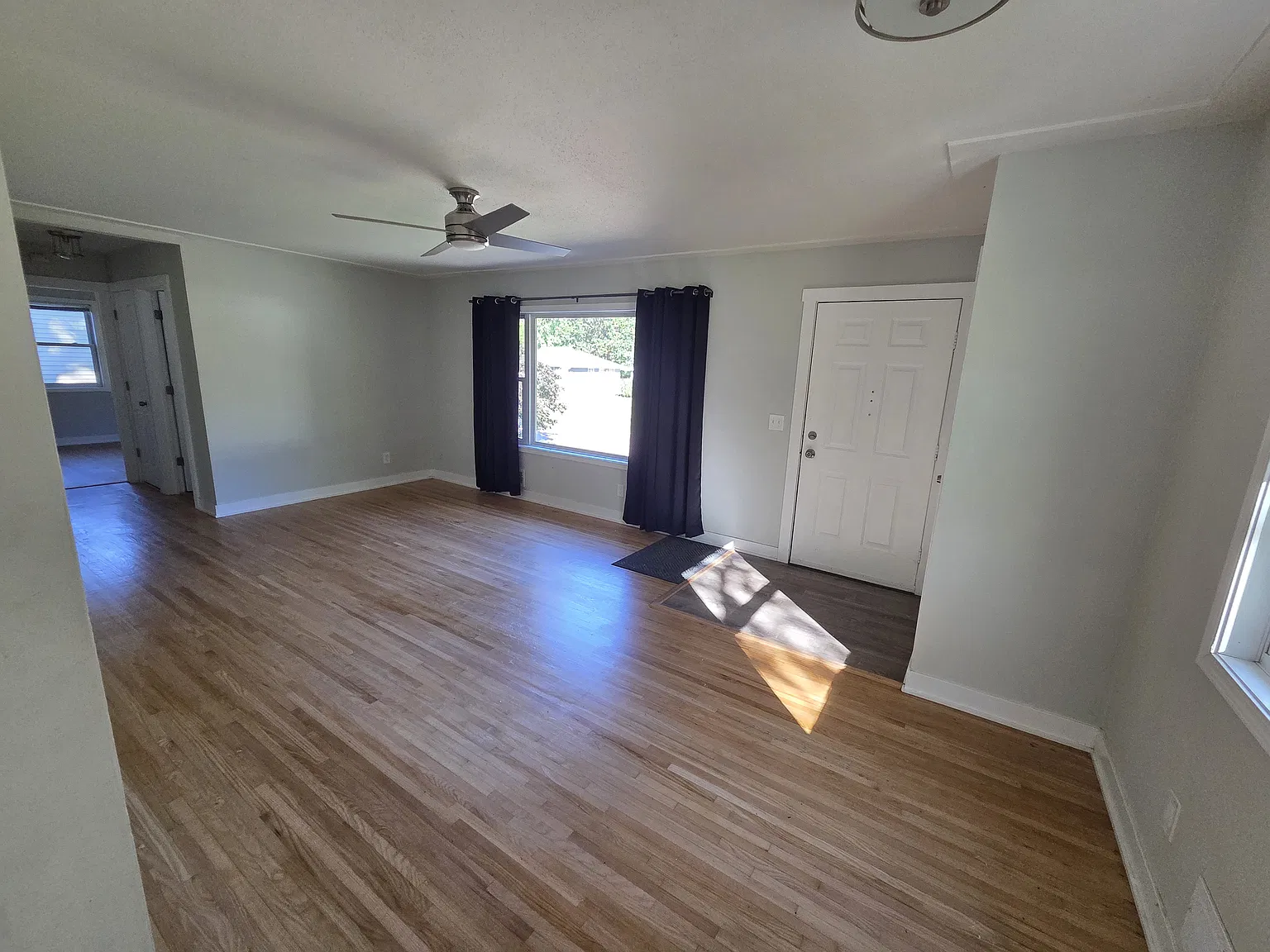 3 bed, 1624 sqft, $2,200 — Photo 3