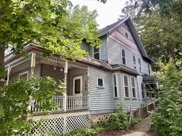 198 S East STREET, Elkhart Lake, WI 53020