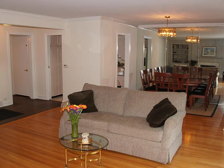 460 Highcrest Dr — Photo 29