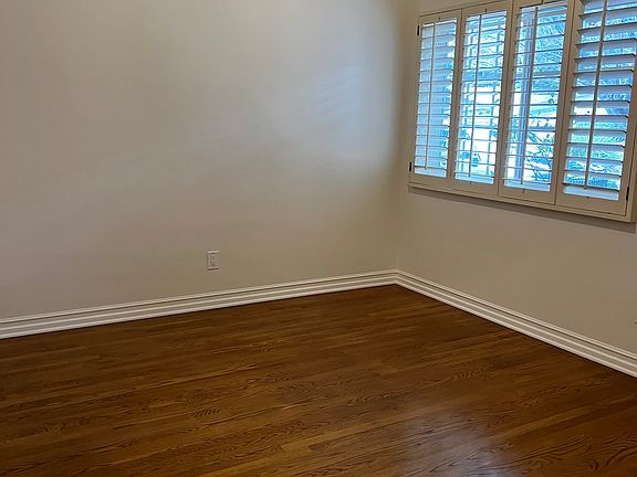 5th image of 2715 Pinelawn Dr