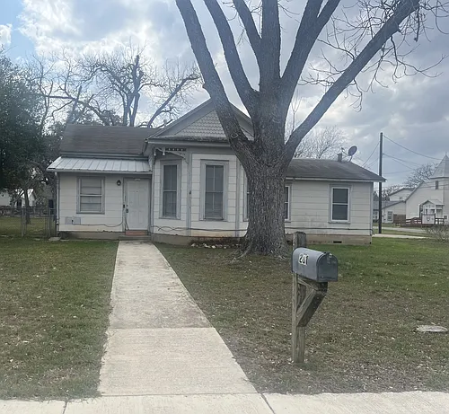 281 N Houston Ave Photo 1
