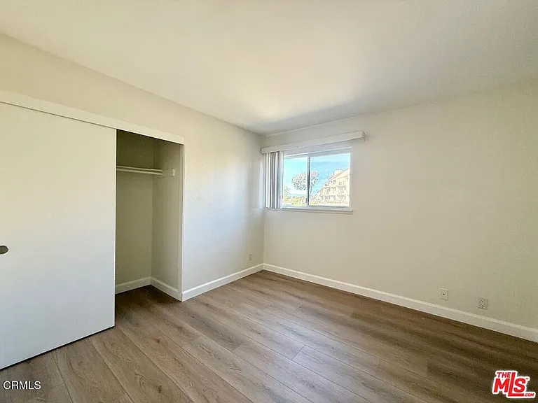 574 Island View Cir — Photo 12