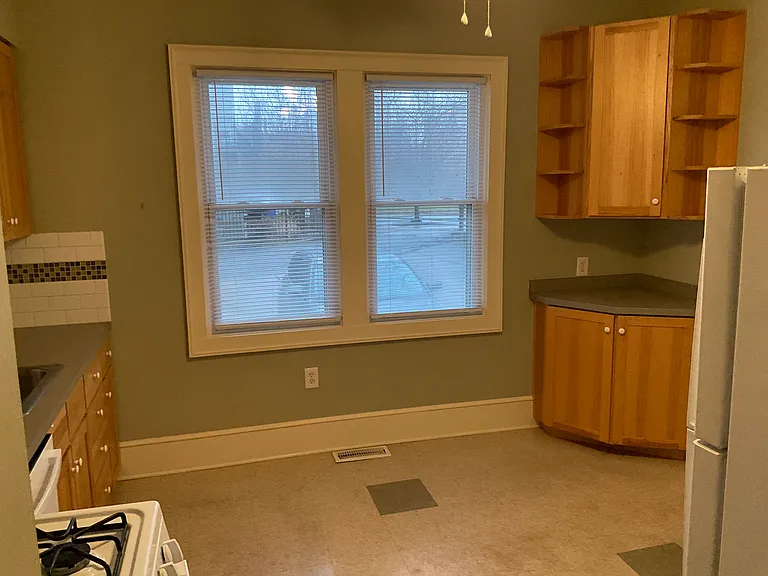 2-1461 W 85th St #2 — Photo 3