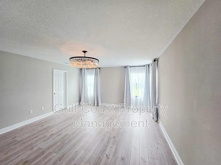 12664 Oak Hill Way — Photo 24