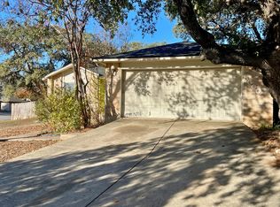 8600 Wood Wind, San Antonio, TX 78251