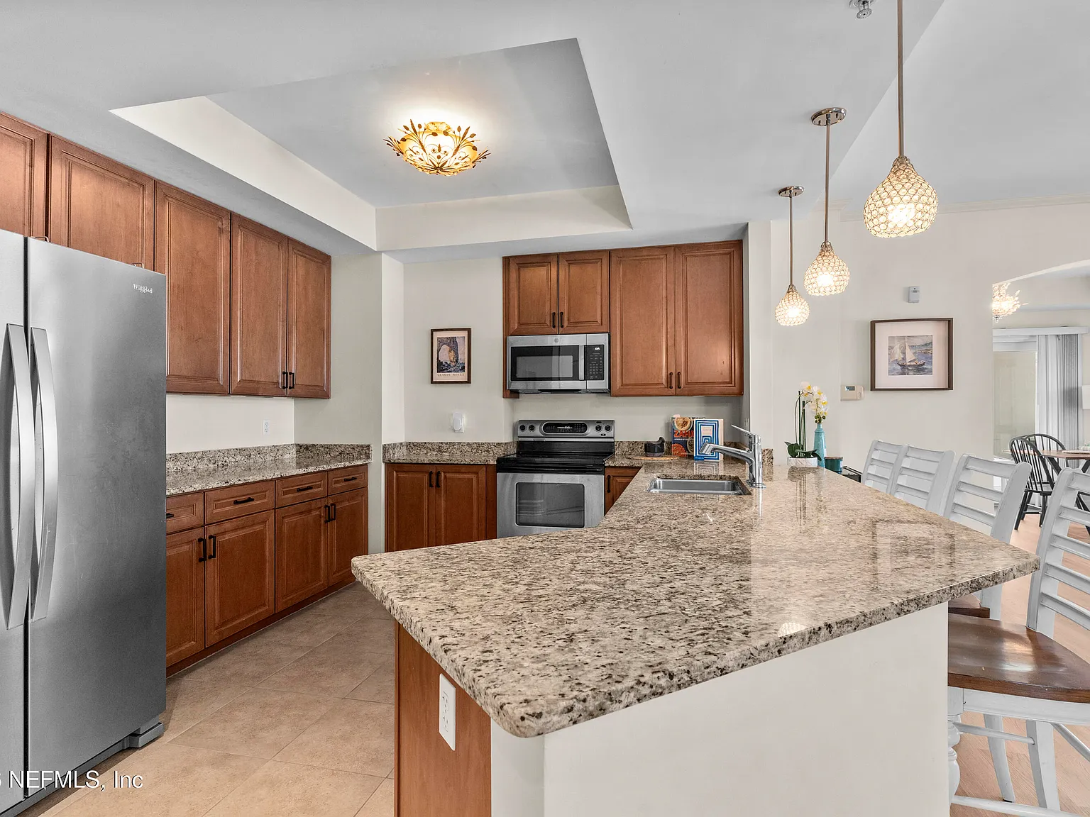 2 bed, 2.0 bath, 1373 sqft, $3,100 — Photo 4