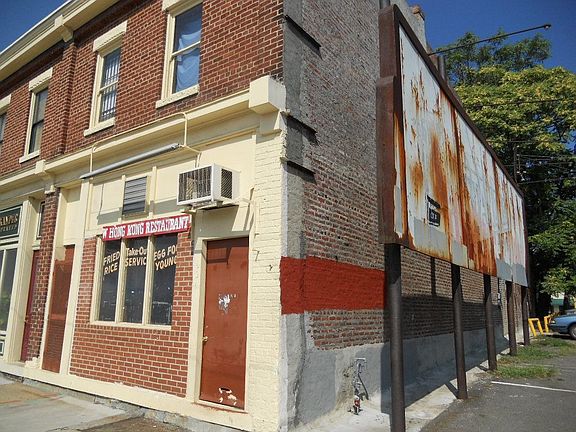 3rd image of 404 N 2nd St