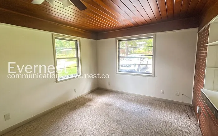 905 Elizabeth Dr — Photo 11