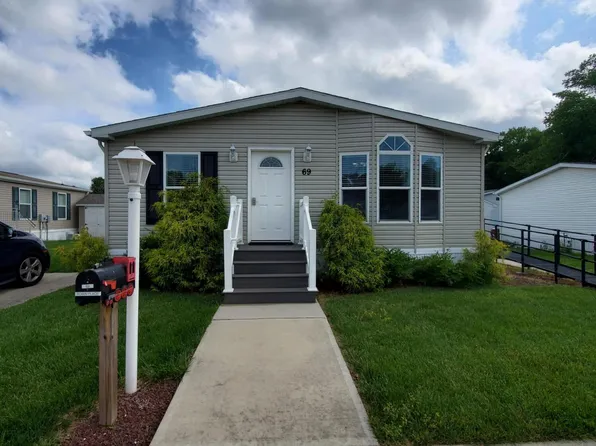 69 Robin Place, Freehold, NJ 07728