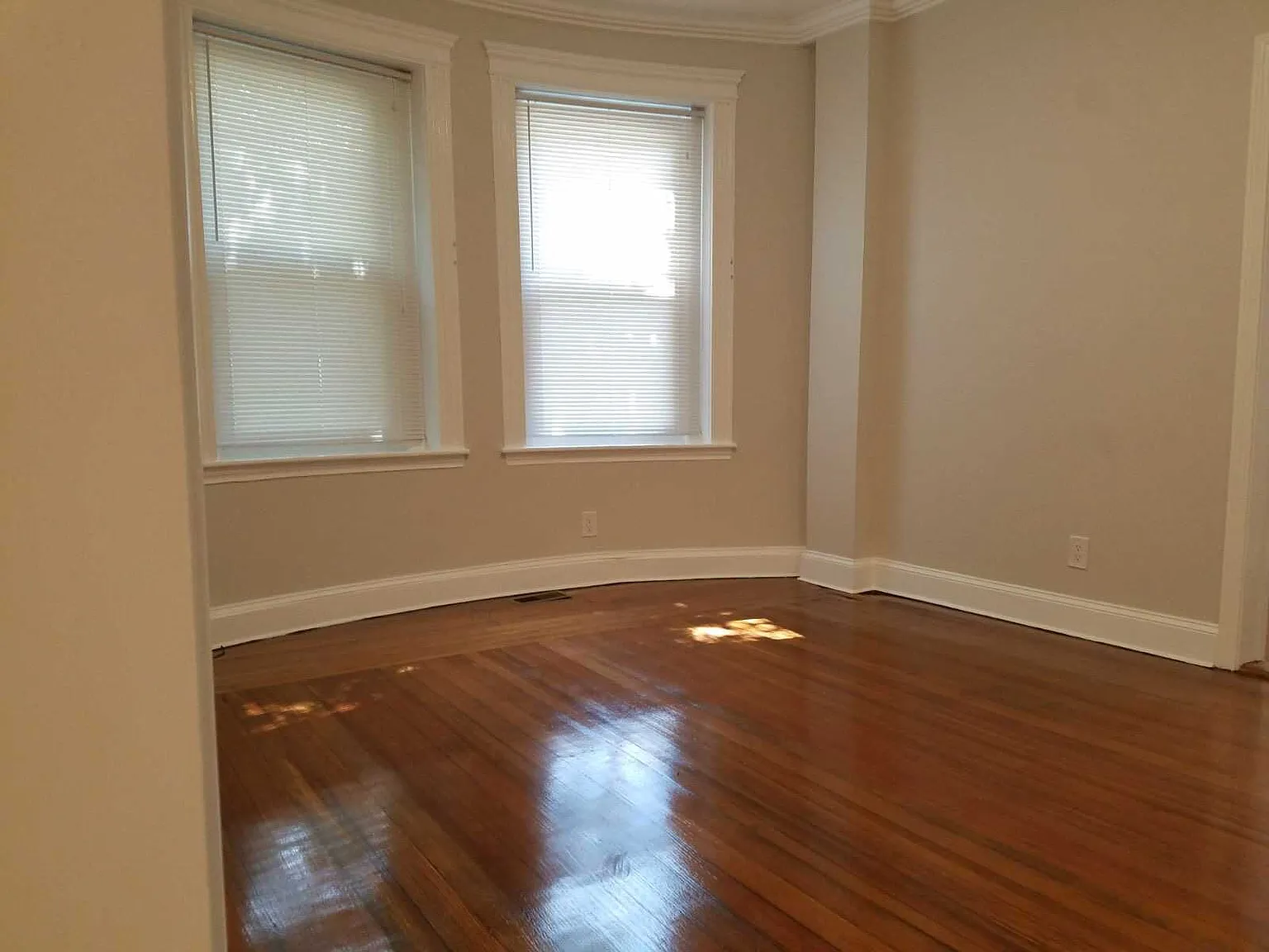 3 bed, $2,950 — Photo 3