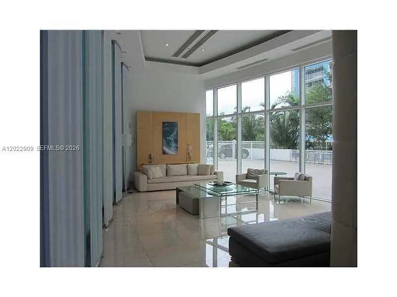 Building Photo - 2101 Brickell Ave #410