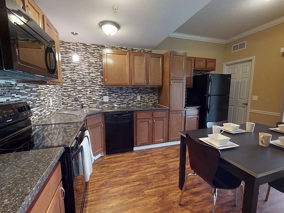 5th image of 2211 Sweet Home Rd APT 6