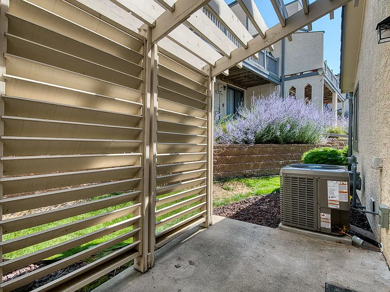 4618 Excalibur Ct — Photo 6
