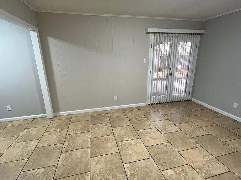 9405 Enid St — Photo 14