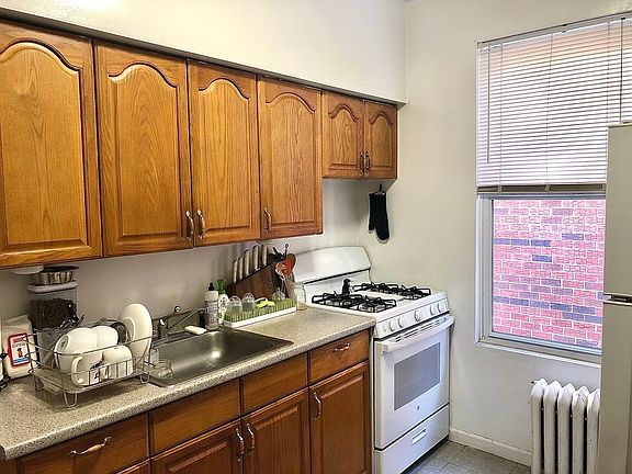 3rd image of 22-11 29th St #2R