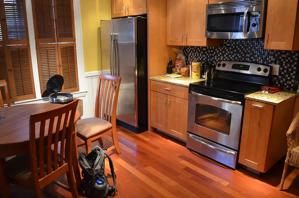 Building Photo - 18 Warwick St #1