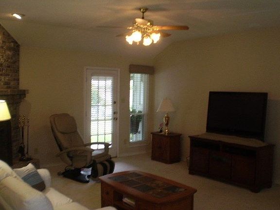 4th image of 2616 Boardwalk Dr