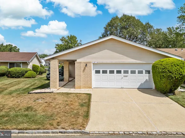 297 A Yardley Dr, Monroe Township, NJ 08831