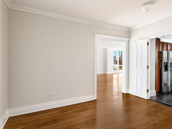 5th image of 300 E 77th St APT 24A
