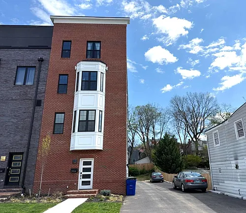 206 Broadway St Photo 1