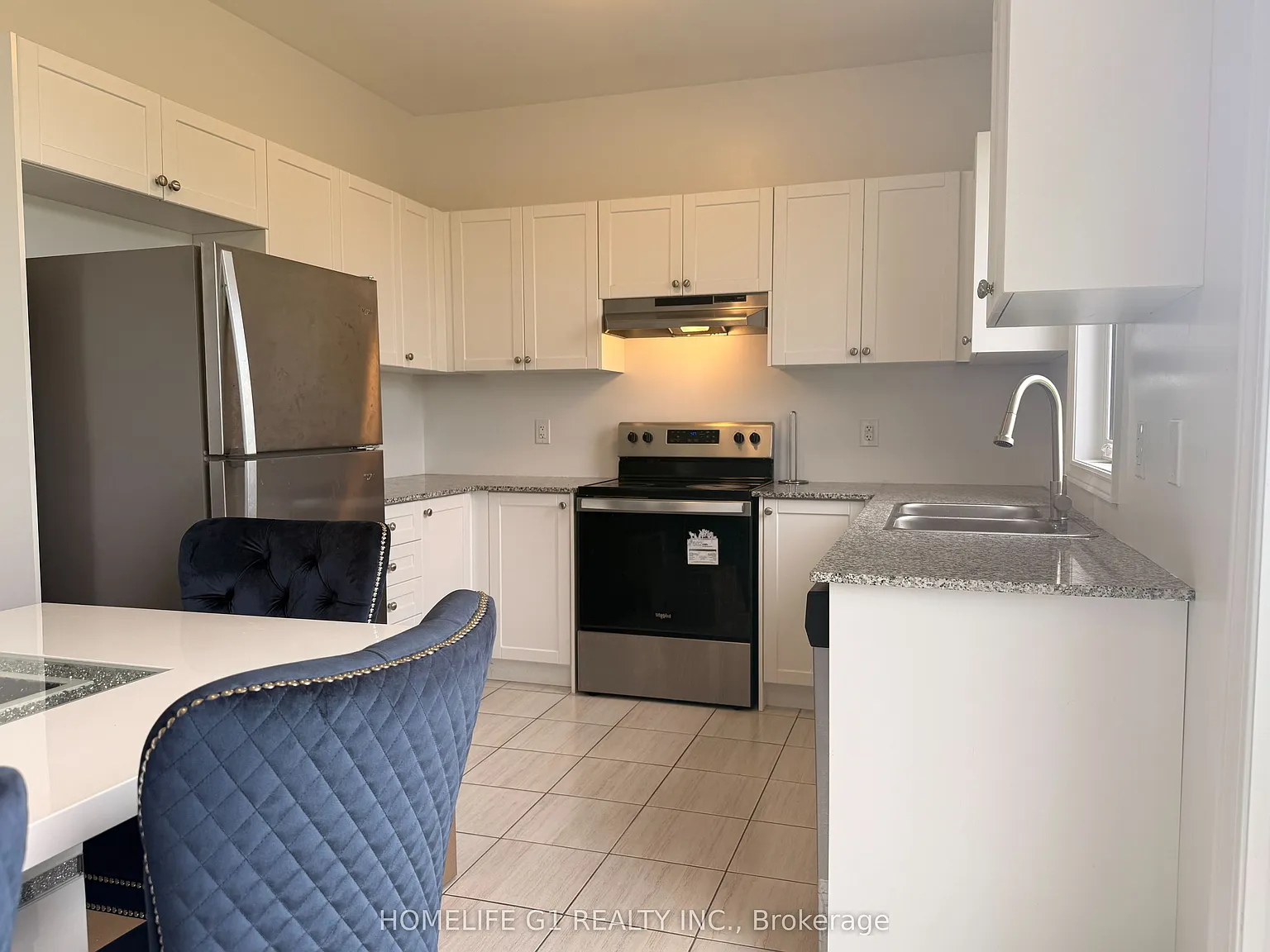 3 bed, $2,400 — Photo 4
