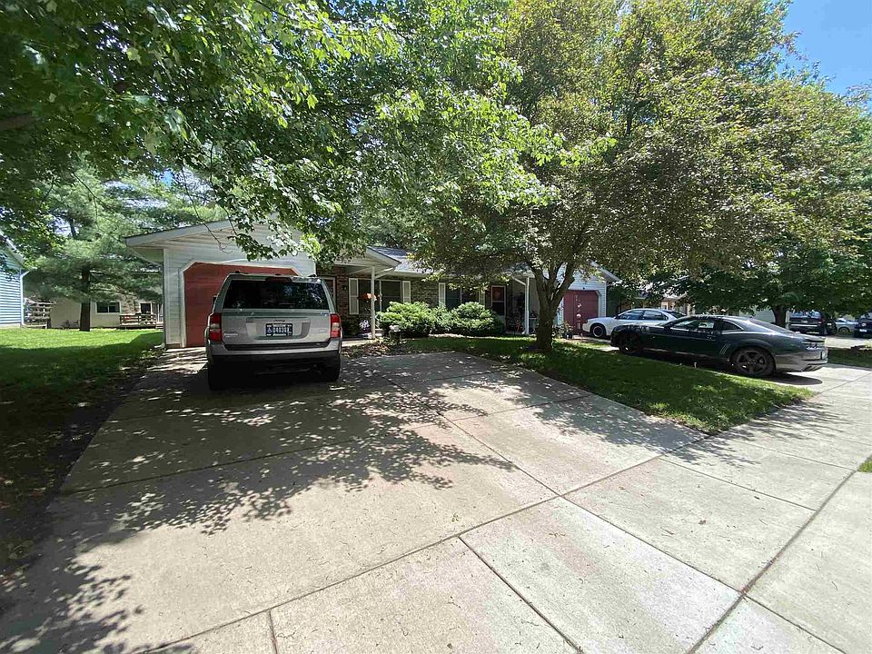 2nd image of 501 & 503 S Park Square Dr