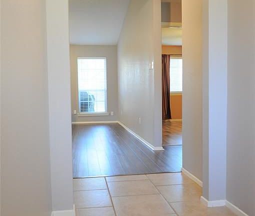 4th image of 4619 Cairnvillage St