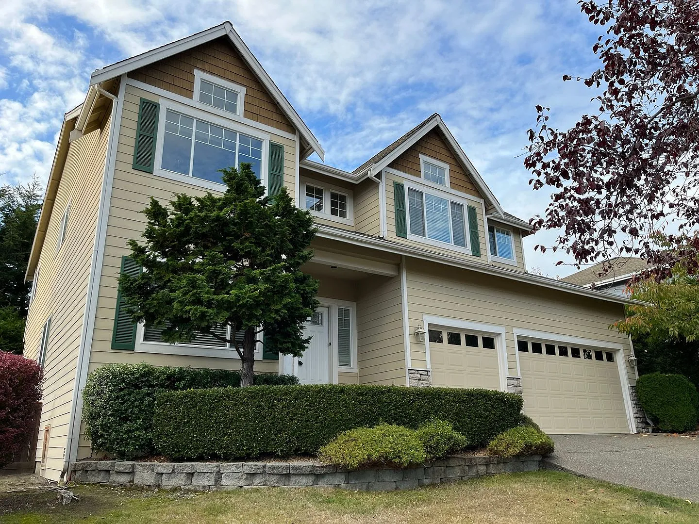 Beautiful Point Woodworth Home — Photo 2