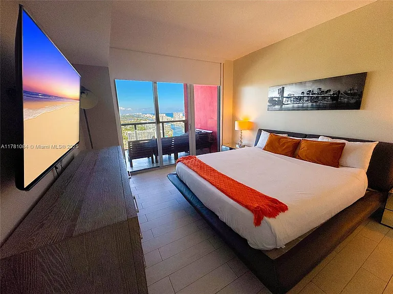 2600 E Hallandale Beach Blvd #T3208 — Photo 10