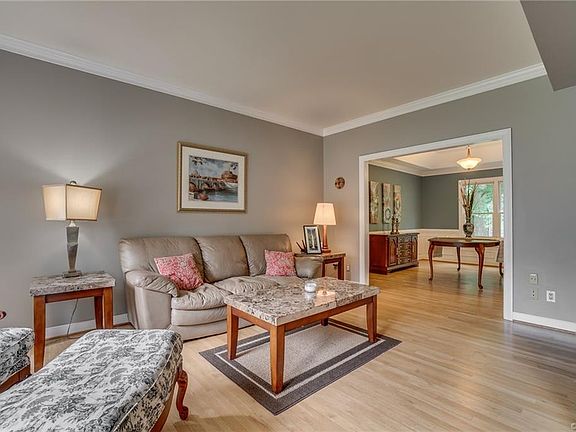 5th image of 9198 Stephens Manor Dr