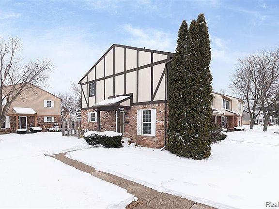 2nd image of 36461 Park Place Dr