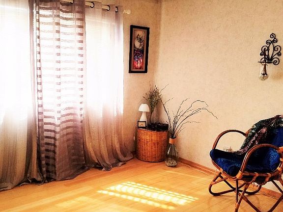 3rd image of 541 Hermitage Ct