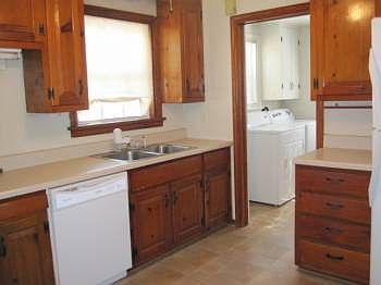 3rd image of 503 Cedarbrooke Ln