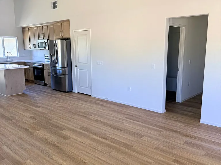 11702 Sebastian Rd — Photo 10